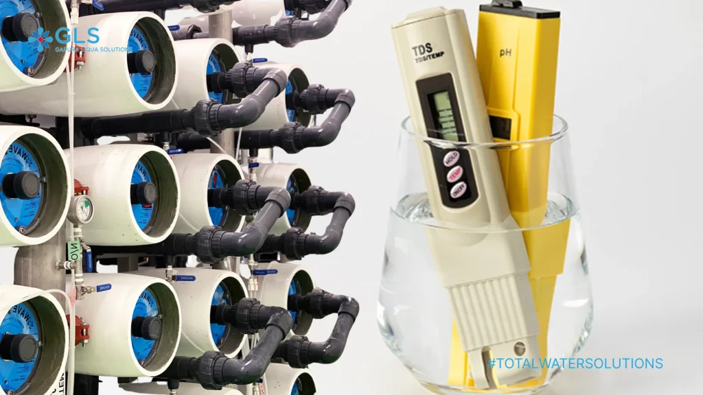 Sistem Reverse Osmosis dengan alat pengukur TDS air untuk menunjukkan efektivitas penurun TDS air pada pengolahan air bersih.