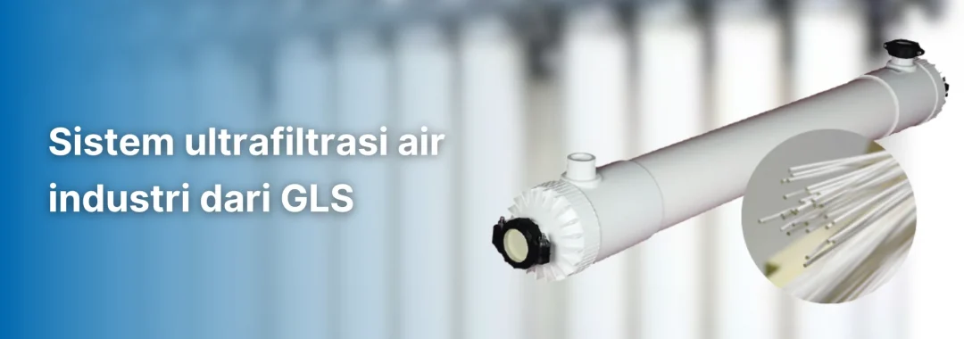 Teknisi ahli memeriksa sistem ultrafiltrasi air industri di fasilitas PT Gapura Liqua Solutions Indonesia.