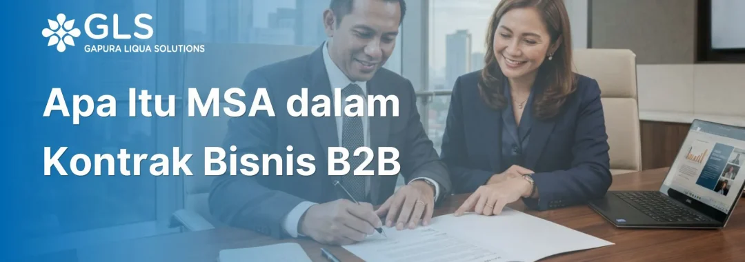 Dua profesional bisnis sedang meninjau dokumen kontrak Master Services Agreement (MSA) untuk kerja sama proyek industri